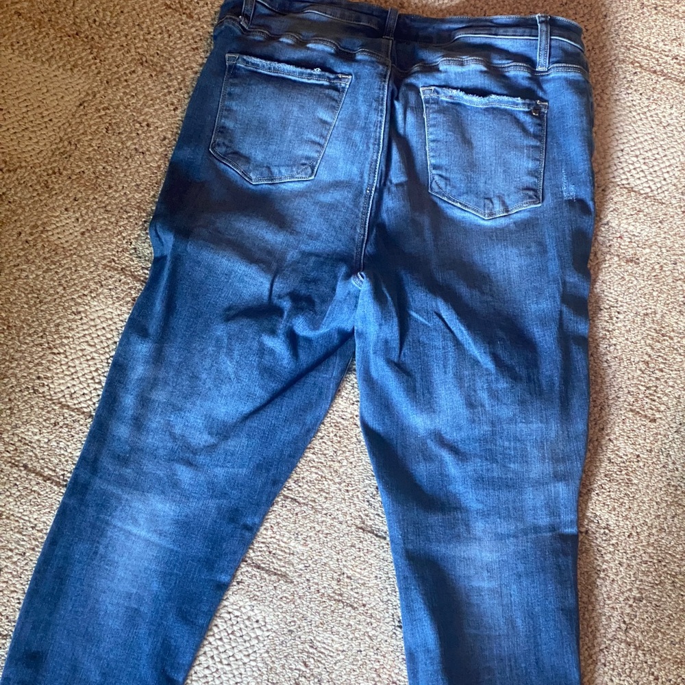 Tight Legged Ripped Jeans - Picture 3 of 3